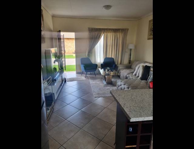 2 BEDROOM TOWNHOUSE FOR SALE IN RIVERSDALE